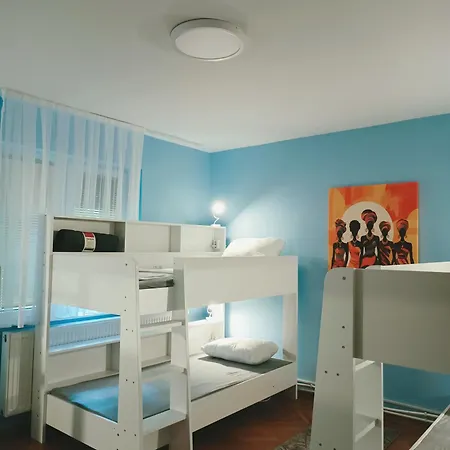 Hostel Central Skopje 호스텔 *