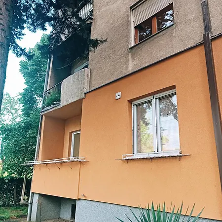 Hostel Central Skopje 호스텔 *